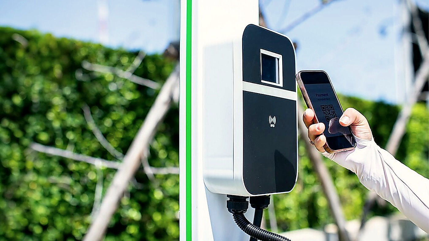 Ladesäule mit QR-/RFID-Zahlung per Smartphone